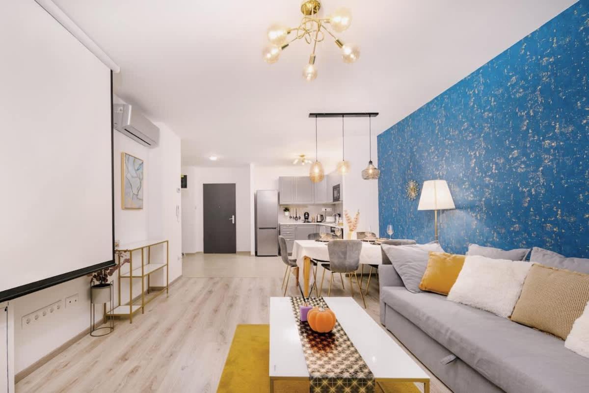 A101 - Liberty Bridge Projection Home With Free Parking Budapest Exterior photo